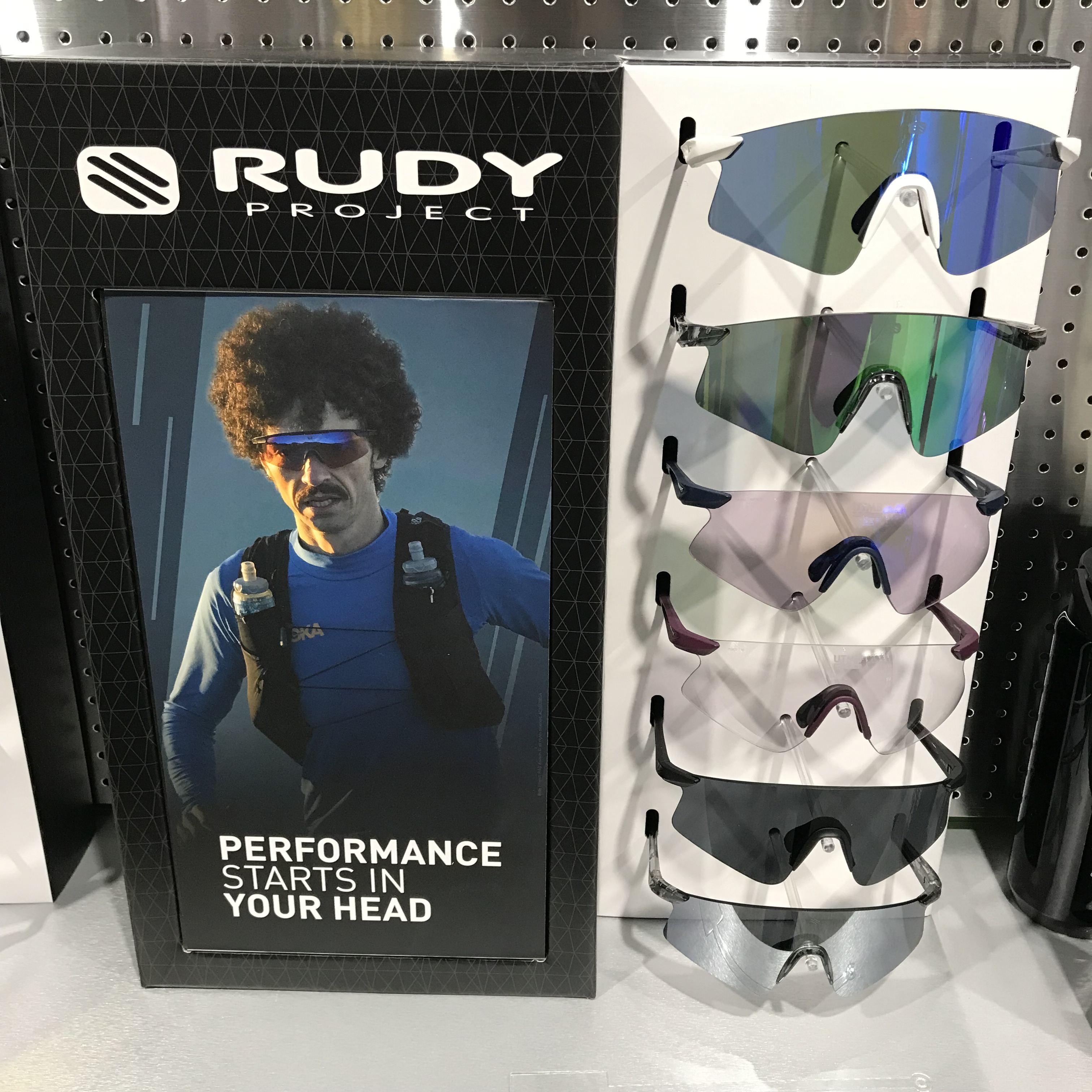 매장 내부 상품 진열