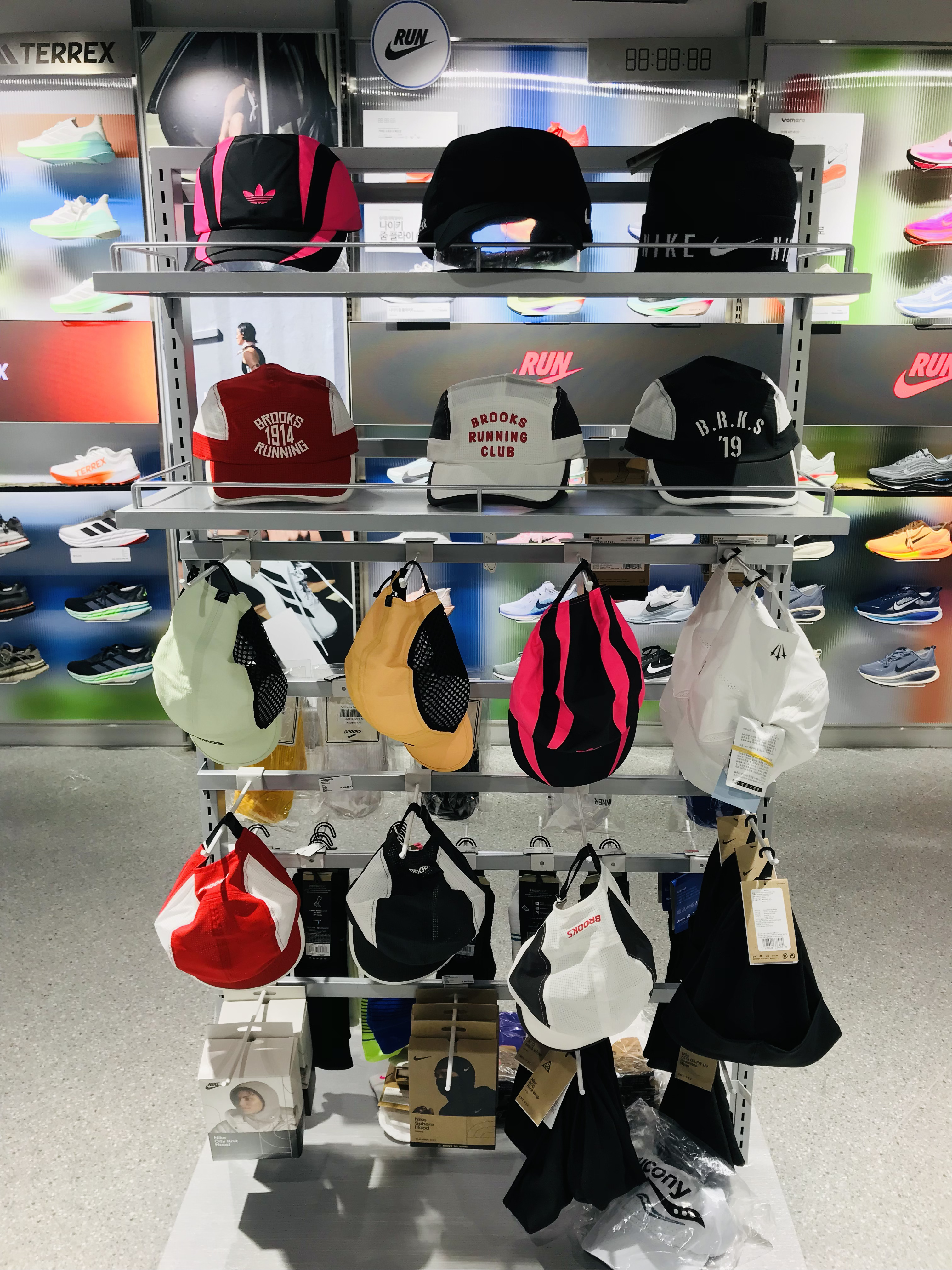 매장 내부 상품 진열