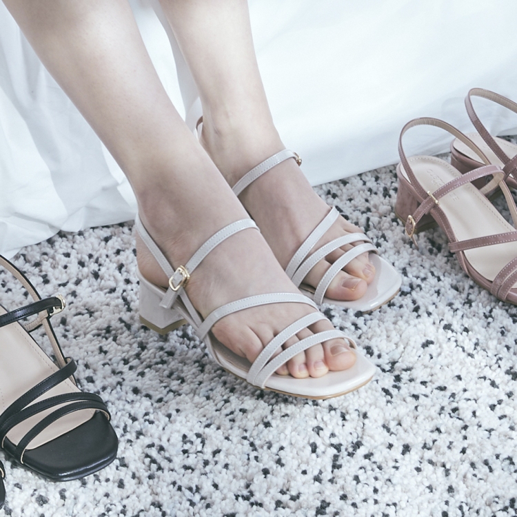 CUSTOM ADE WOMAN 4cm Slim strap sandals heels