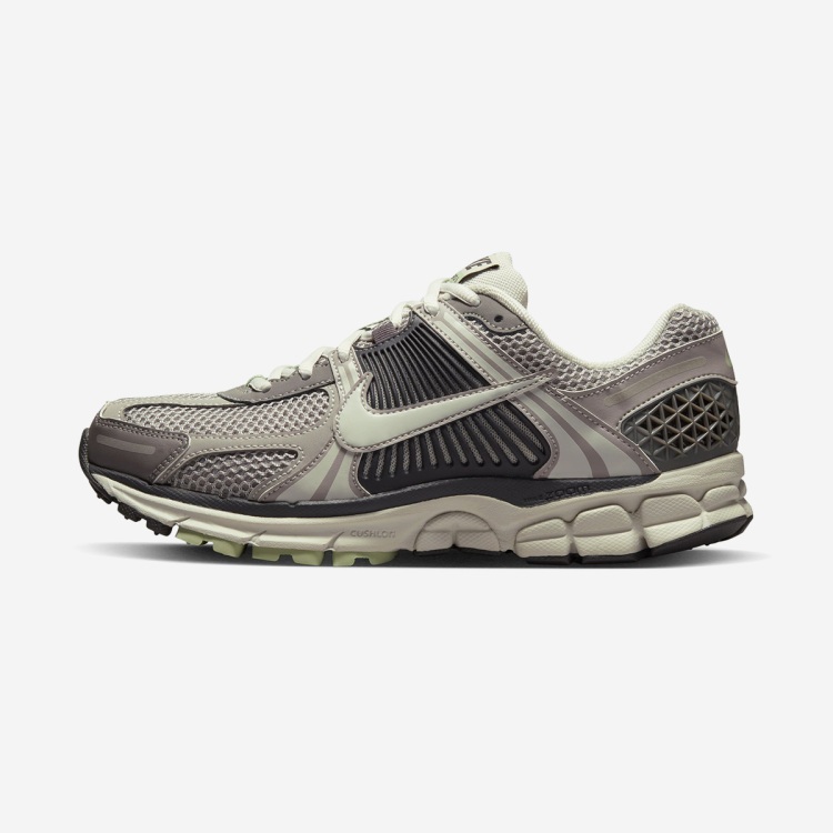 NIKE W NIKE ZOOM VOMERO 5