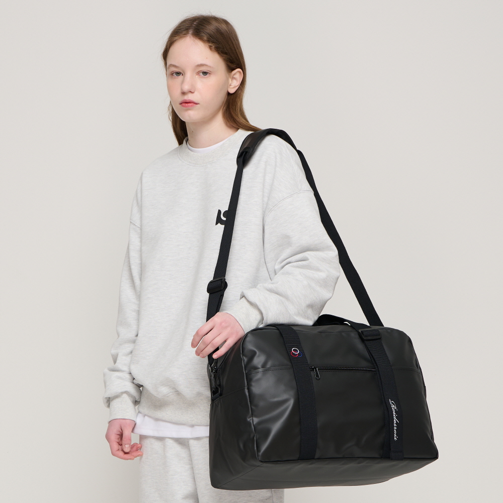 뱀 트래블 크로스 보스턴 백 (제트블랙) BAAM TRAVEL BOSTON BAG (JET BLACK) - 로아드로아