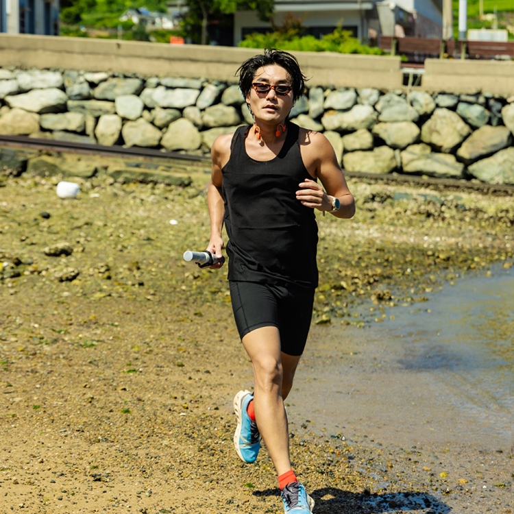 FIND CHILLIN R02 starter pocket running half tights