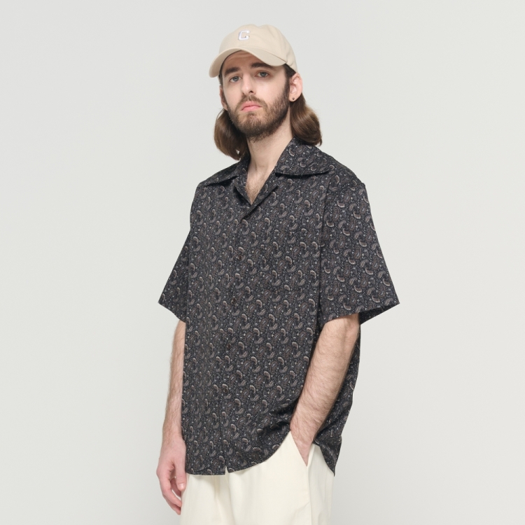 CARGOBROS PAISLEY PATTERN SHORT SLEEVE SHIRT (BLACK)