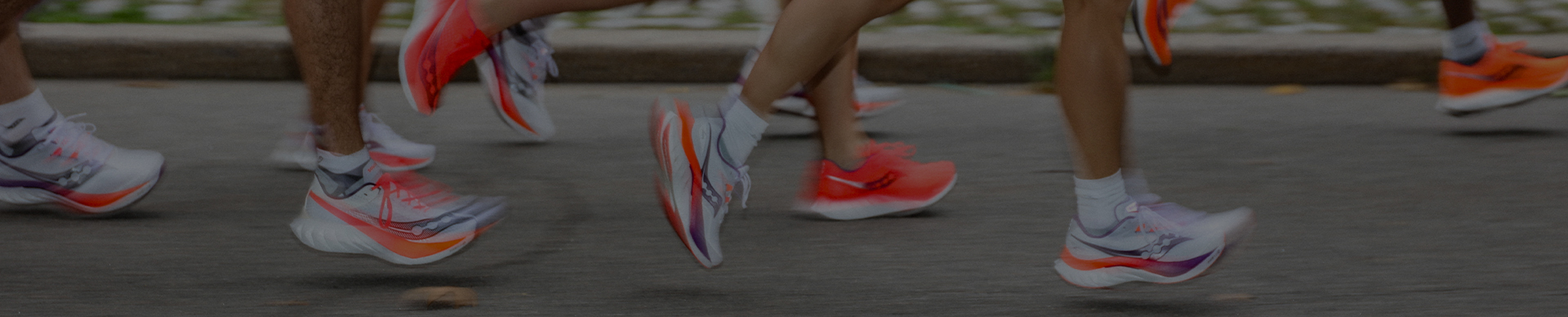 SAUCONY 브랜드 배너